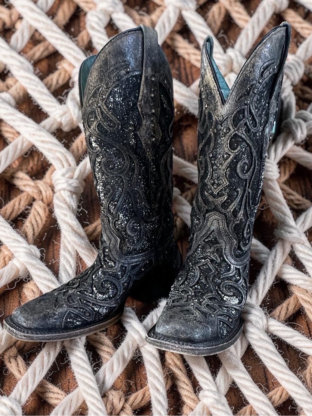 Corral Women's Distressed Glitter  Western Boots in black, Sz 7 M